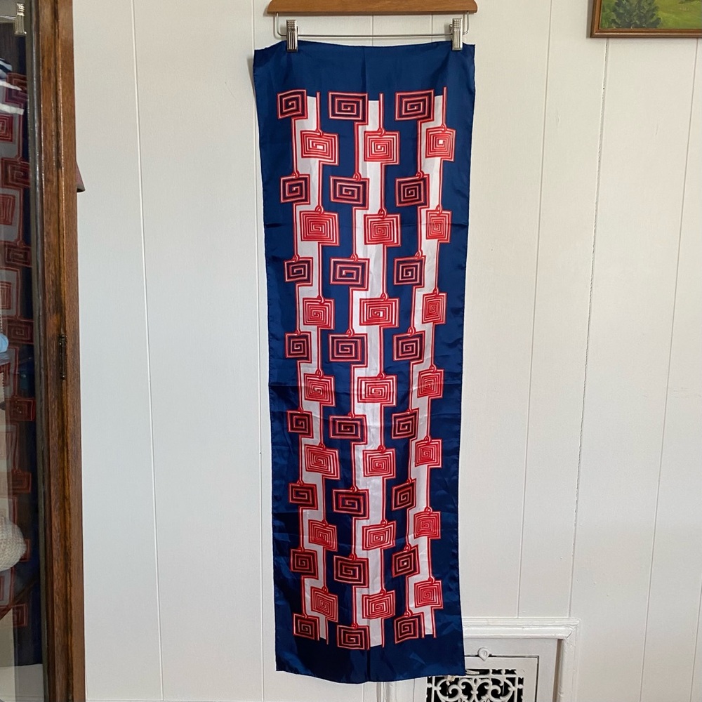 Vintage 70s Sillook Long Scarf Red White & Navy Blue Geometric 15" x 46" - Picture 14 of 15
